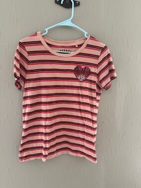 Striped Pink & Burgundy Heart Graphic Tee - Casual Short Sleeve